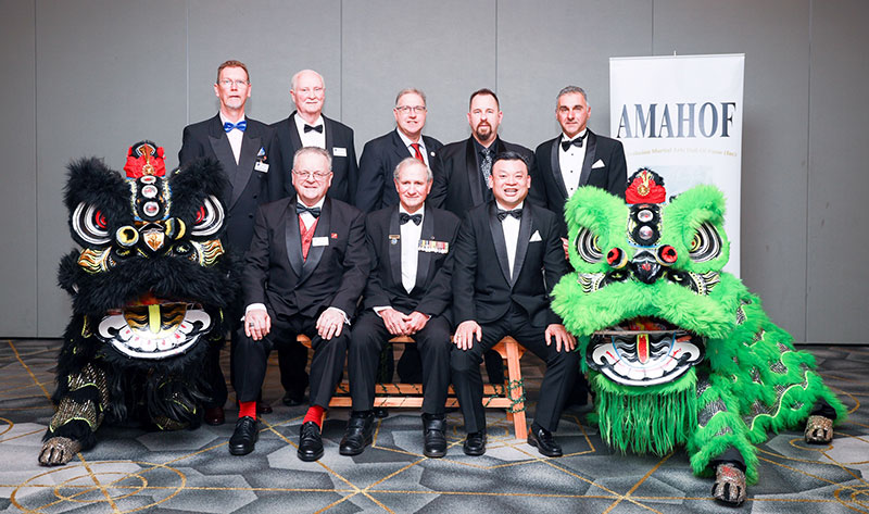 master-tran-being-awarded-hall-of-fame-5